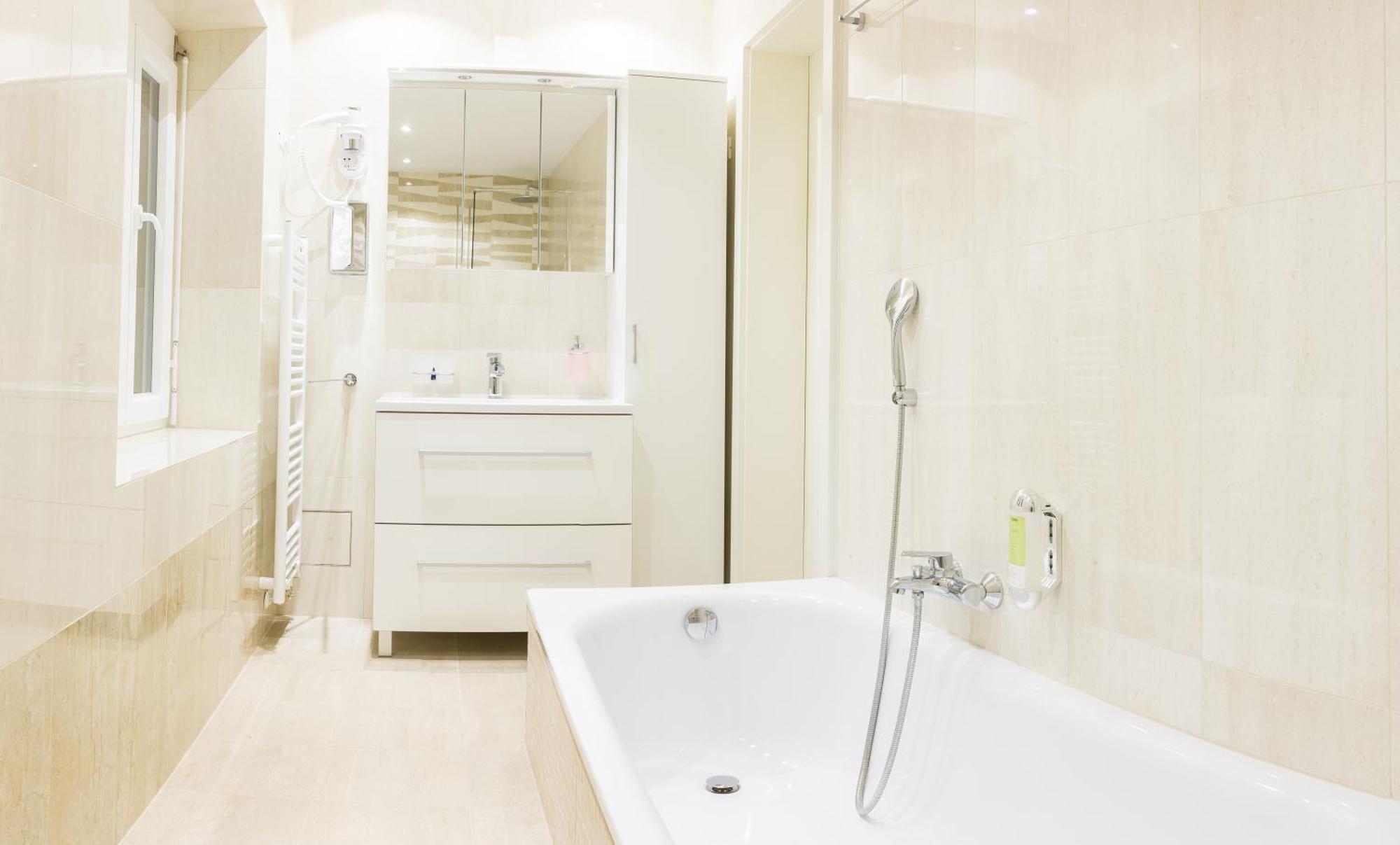 Wh Apartments リュブリャナ エクステリア 写真